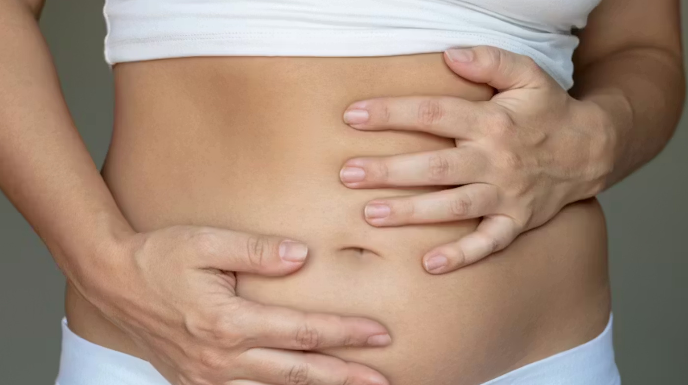 ventre gonflé femme